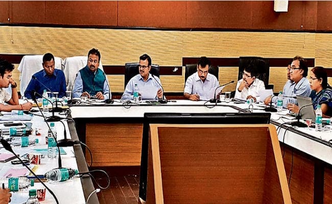 रांची : योजनाओं के प्रचार-प्रसार के लिए पंचायत तक पहुंच बनायें : सुनील बर्णवाल