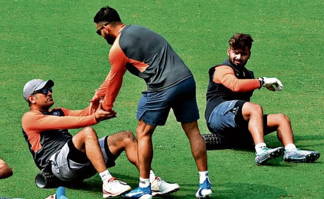 वनडे सीरीज : वेस्टइंडीज से पहला मैच आज, लगातार छठी ट्रॉफी जीतने उतरेगी टीम इंडिया वनडे सीरीज : वेस्टइंडीज से पहला मैच आज, लगातार छठी ट्रॉफी जीतने उतरेगी टीम इंडिया