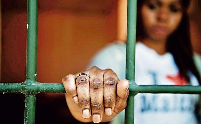 गुमला : प्रशासन से पावरफुल मानव तस्कर ! एक महीने में 4 युवतियों को दिल्ली में ले जाकर बेचा