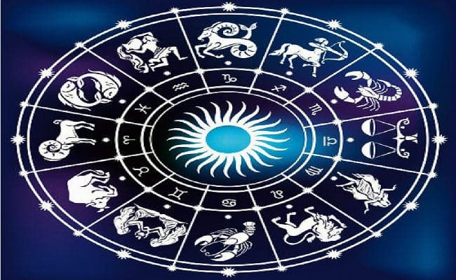 Rashi Parivartan: ग्रहों के युवराज बुध कल करेंगे वृश्चिक राशि में प्रवेश, जानें किन राशियों के लिए रहेगा घातक और किसके लिए शुभ…
