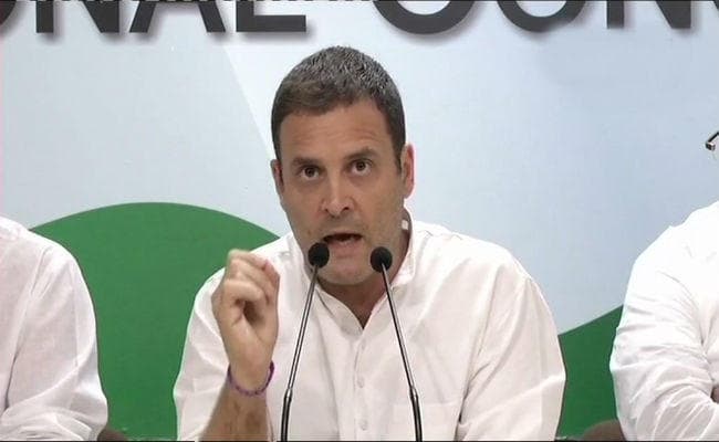 राफेल डील की चोरी पकड़े जाने के डर से सीबीआई डायरेक्टर को हटाया गया : राहुल