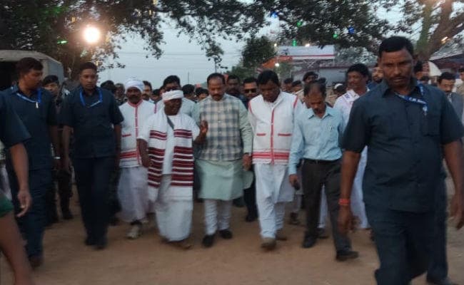 नगाड़ा और मांदर की थाप कभी रुकनी नहीं चाहिए : CM रघुवर दास