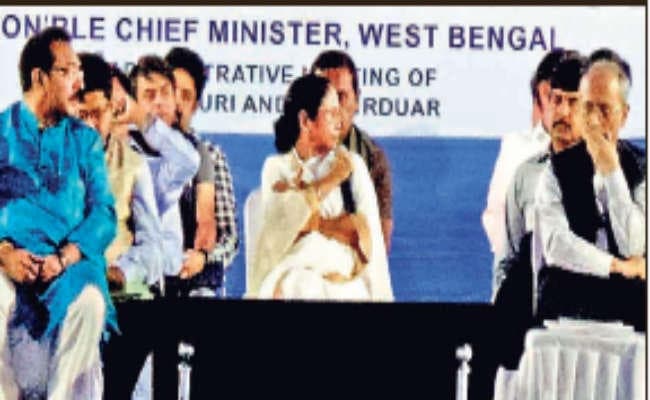 जलपाईगुड़ी : चाय श्रमिकों को मिले बढ़ी मजदूरी : सीएम