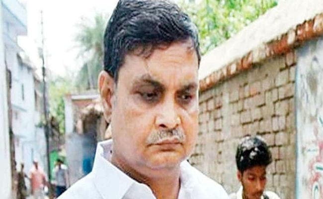 मुजफ्फरपुर :एनजीओ के सदस्यों की संपत्ति जब्ती की कार्रवाई शुरू, ब्रजेश के सीने में दर्द, गोरखपुर में हुआ इलाज