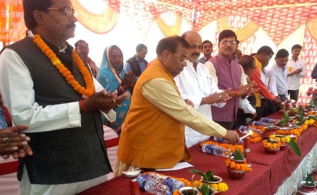 ”कुम्हारों को प्रशिक्षण देकर दूसरे राज्यों की तर्ज पर सालों भर रोजगार मुहैया कराया जायेगा”