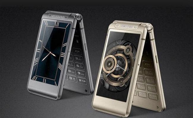 WoW: सैमसंग के इस फोन में है डबल स्क्रीन, ट्रिपल कैमरा और 6 GB RAM