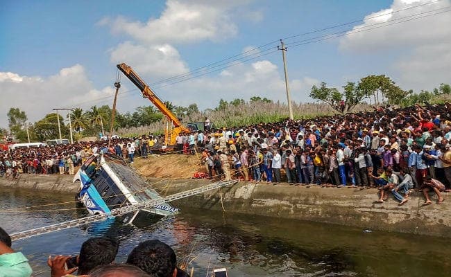 कर्नाटक के मांड्या में बस नहर में गिरी, मरने वालों की संख्या बढ़कर 30 हुई, मुआवजे की घोषणा