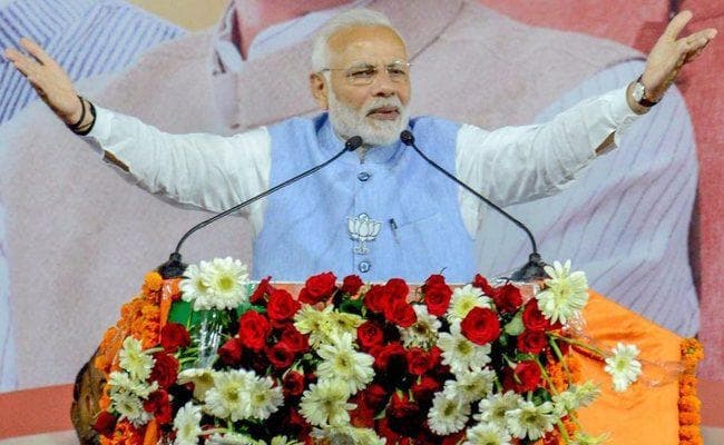 मोदी ने मां के बाद पिता को राजनीति में घसीटने पर कांग्रेस को कोसा