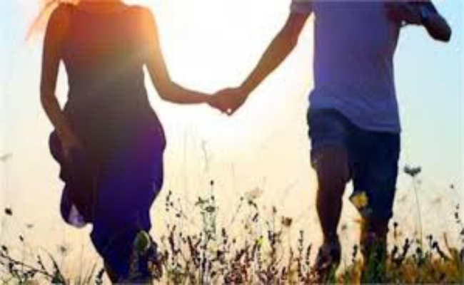 जमशेदपुर : माता-पिता अधेड़ से कराना चाहते थे शादी, इसलिए प्रेमी संग भागी थी