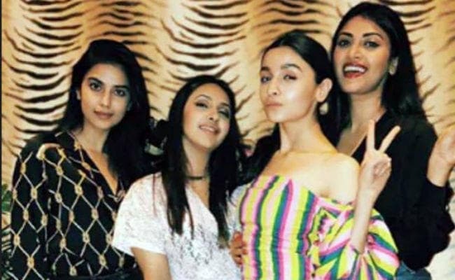 आलिया भट्ट का 1 लाख का क्लच