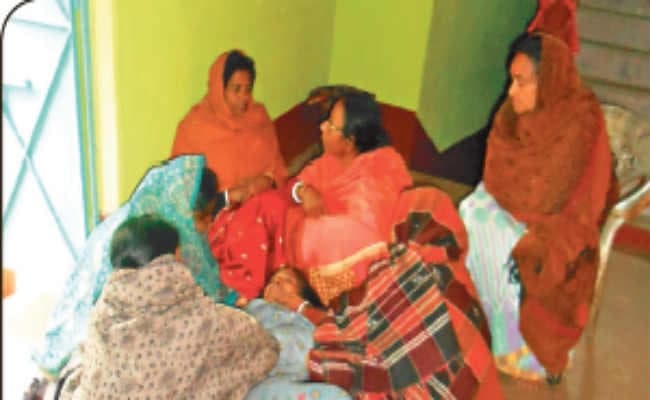 पानागढ़ : बुझ गया घर का इकलौता चिराग, सदमे में पिता, फूट-फूट कर रो रही मां, सदमें गांव