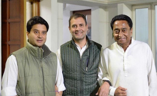 राहुल गांधी के आवास से निकले सचिन पायलट, समर्थक कर रहे नारेबाजी