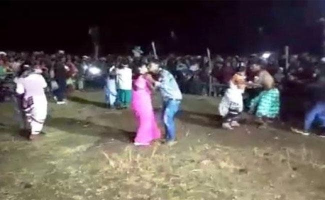 Jharkhand : सिदो-कान्हू ेला में इस बार नहीं होगी Kissing प्रतियोगिता
