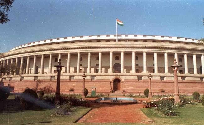 राफेल सौदे को लेकर राज्यसभा में गतिरोध जारी, विपक्षी हंगामे की वजह से बैठक 10 मिनट में ही कल तक के लिए स्थगित