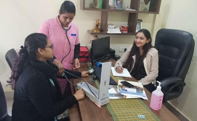 हिल व्यू अस्पताल में ब्रेस्ट व सर्वाइकल कैंसर जागरूकता शिविर का आयोजन
