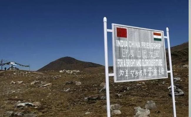 अरुणाचल: सड़क बनाने में व्यस्त थे चीनी जवान, जब पहुंचे भारतीय सैनिक तो मशीन छोड़ भागे