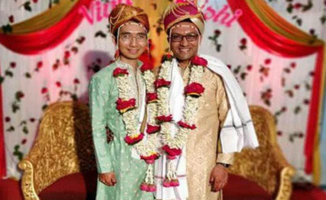 गुजरात में संपन्न हुआ पहला समलैंगिक विवाह, NRI इंजीनियर ने की अपने पुरुष मित्र से शादी