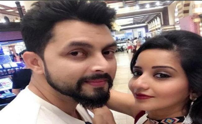 बिग बॉस की एक्स कंटेस्टेंट मोनालिसा मैरेज एनीवर्सिरी सेलिब्रेट करने दुबई पहुंचीं, देखें तसवीरें