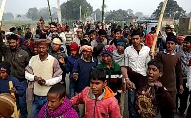 मूर्ति विसर्जन के दौरान बजाया लालू के समर्थन में गाना, 2 गांवों में खूनी संघर्ष , पढ़ें