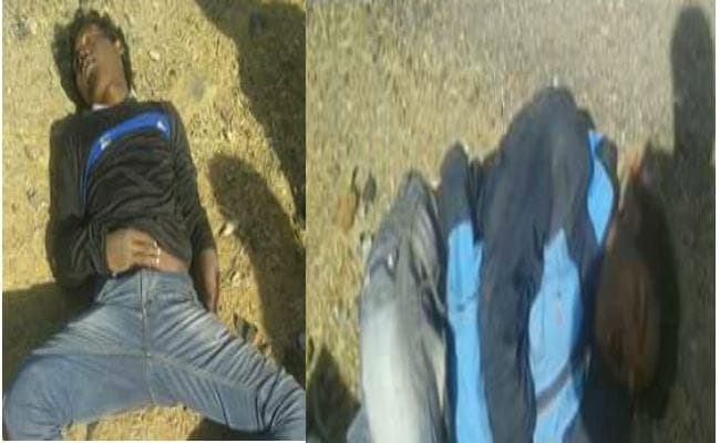 गुमला : बाइक सवार दो युवकों को कुचलने के बाद बस पलटी, दोनों युवकों की मौत, 50 यात्री घायल