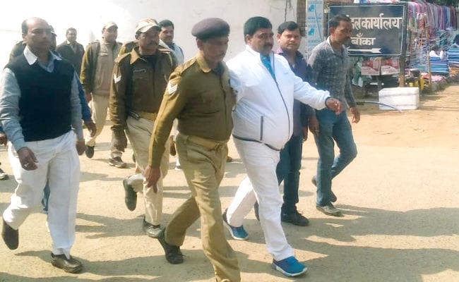 झारखंड के पूर्व विधायक ने बिहार के CJM की अदालत में किया आत्मसमर्पण, जेल भेजे गये