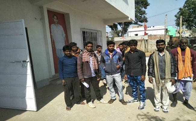 गिरिडीह : ओमान भेजने व नौकरी दिलाने के नाम पर मजदूरों से 40 – 40 हजार की ठगी