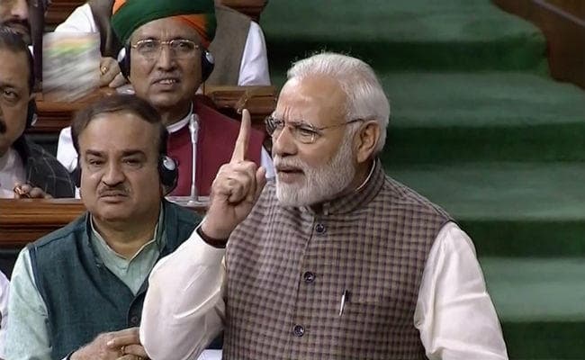 लोकसभा में हंगामे के बीच पीएम मोदी का कांग्रेस पर प्रहार- हमें लोकतंत्र न सिखाएं