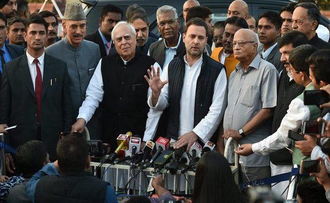 राष्ट्रपति से मिला पूरा विपक्ष, जज लोया मौत की जांच एसआइटी से कराने की मांग