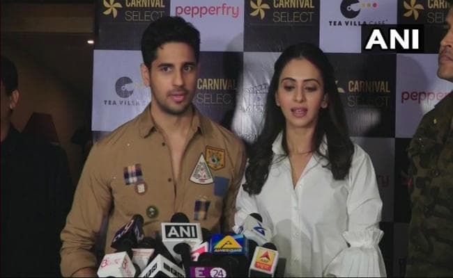 पीएनबी स्कैम : नीरव मोदी केस में प्रियंका चोपड़ा के बाद एक्टर सिद्धार्थ मलहोत्रा ने दी सफाई