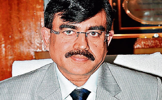 केंद्रीय मंत्री अनंत गीते से मिले सीएमडी, कहा, सरकार है साथ, एचइसी का होगा आधुनिकीकरण