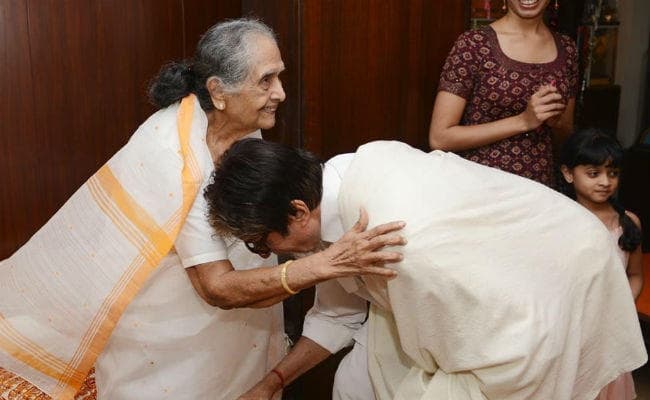 ऑनस्क्रीन मां सुलोचना का खत महानायक अमिताभ बच्चन के नाम, आप भी पढ़ें