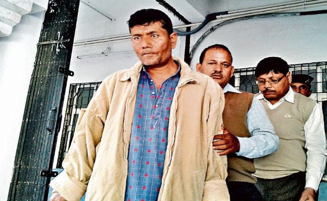 झारखंड : इस मामले में 15 साल से चल रहा था केस, बरी होते ही कोर्ट में आरोपी हुआ बेहोश, जज ने कहा…