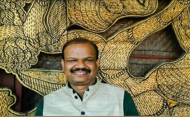 पंकज मित्र की कहानी ‘कफन रिमिक्स’