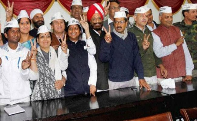 अयोग्य ठहराए गए आप के विधायकों ने चुनाव आयोग के खिलाफ दायर याचिका वापस ली