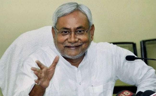 बिहार : CM ने कहा, क्षेत्र विकास निधि से विधायक करा सकते हैं मंदिरों की घेराबंदी, पेंशन के लंबित मामलों का निबटारा जल्द