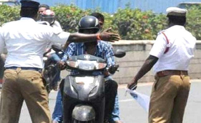 चेन्नई : बाइक नहीं रोकने पर ट्रैफिक पुलिस ने सवार को गिराया, गर्भवती महिला की मौत