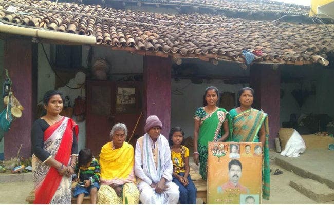 भावुक हुईं समीर उरांव की मां, कहा – बेटे ने हासिल किया यह मुकाम, खुश हूं
