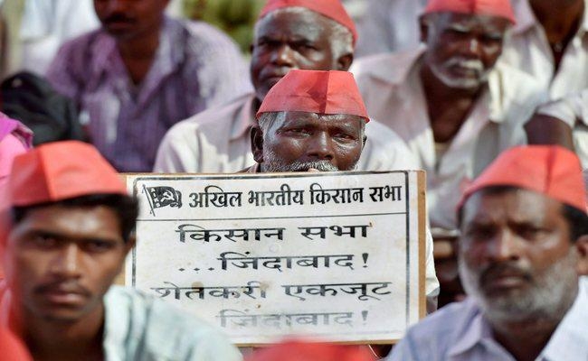 महाराष्ट्र : आंदोलित किसानों को सीएम फड़नवीस ने दिया भरोसा, मांगों को लेकर पाॅजिटिव कदम उठायेगी सरकार