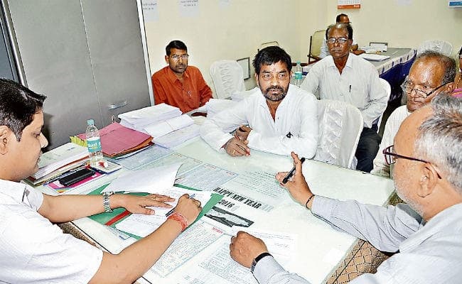 रांची: कांग्रेस से मेयर प्रत्याशी अजय तिर्की को भारी पड़ी ये गलती, निर्दलीय लड़ेंगे, इन पाषर्दों का भी नामंकण हुआ रद्द