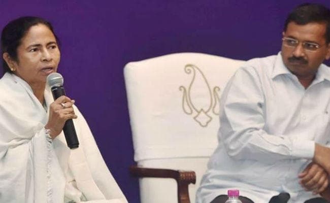 बंगाल :2019 के लोकसभा चुनाव से पहले विपक्ष को एकजुट करने और भाजपा का विकल्प गढ़ने ममता पहुंचीं दिल्ली