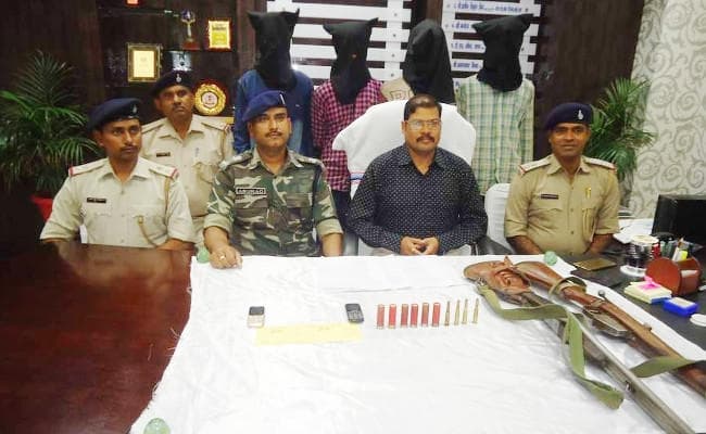 Jharkhand : हथियार के साथ खूंटी से चार हार्डकोर नक्सली गिरफ्तार