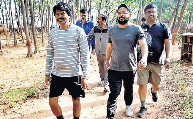 झारखंड : रहने का आदेश है भोपाल में और रांची में मॉर्निग वॉक कर रहे योगेंद्र साव