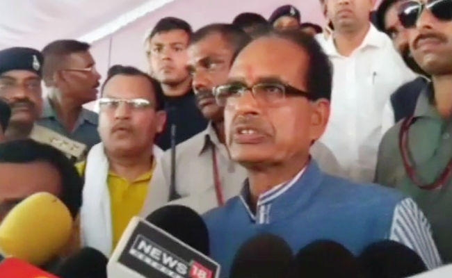 शिवराज सरकार ने 5 संतों को दिया राज्यमंत्री का दर्जा, विरोध शुरू, हाईकोट में याचिका दायर
