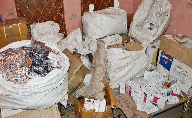 बिहार : नकली दवाओं का कारोबार, कबाड़ के भाव में खरीदीं एक्सपायर्ड दवाएं ब्रांडेड रैपर लगाया और बेच दीं