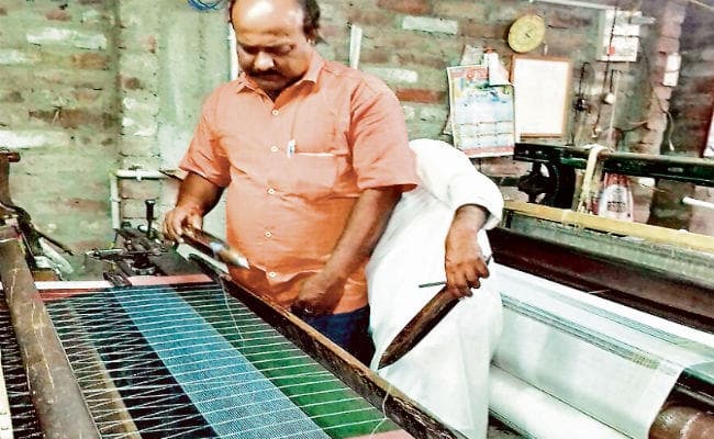 उद्यम की राह के माइलस्टोन है बिहार के ये युवा, किसी ने फेंके हुए कतरन से खड़ा कर लिया 40 लाख का कारोबार, तो किसी ने….