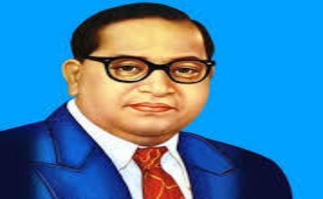 यूपी के गोरखपुर में अंंबेडकर की प्रतिमा को भगवा रंग से रंगे जाने का हुआ विरोध