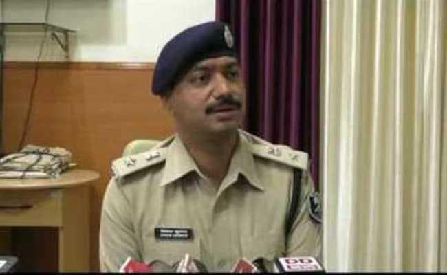 SSP मुजफ्फरपुर विवेक कुमार निलंबित, आवास पर चल रही छापेमारी से जुड़ी 10 बड़ी बातें, जानकर हो जायेंगे हैरान SSP मुजफ्फरपुर विवेक कुमार निलंबित, आवास पर चल रही छापेमारी से जुड़ी 10 बड़ी बातें, जानकर हो जायेंगे हैरान