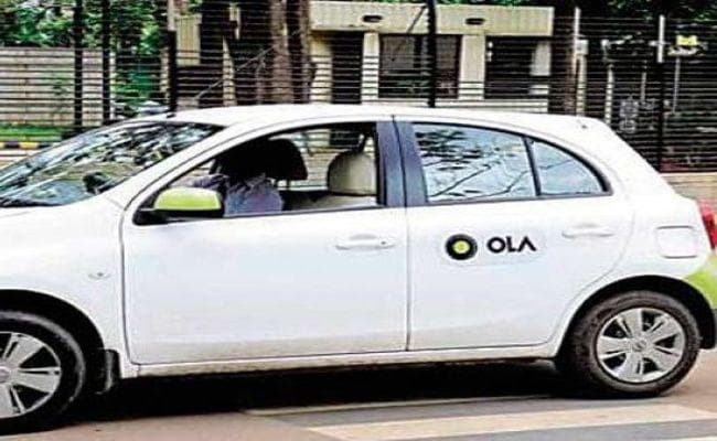 न��एडा में ओला कैब के अंदर व्यक्ति का शव मिलने से हड़कंप