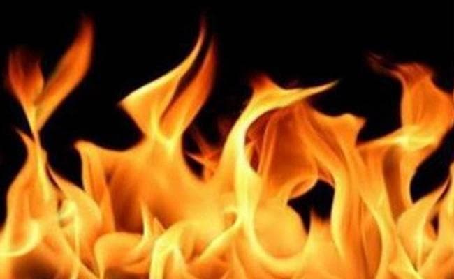 बिहार : औरंगाबाद में भीषण अग्निकांड, एक ही परिवार के तीन सदस्य जिंदा जले
