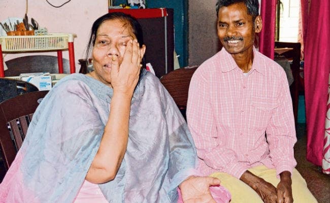 बिहार : सड़क के गड्ढे में उछली स्कूटी, गिरा छात्र, ड्राइवर ने नहीं मारा ब्रेक और शरीर पर चढ़ा दी बस, मौत